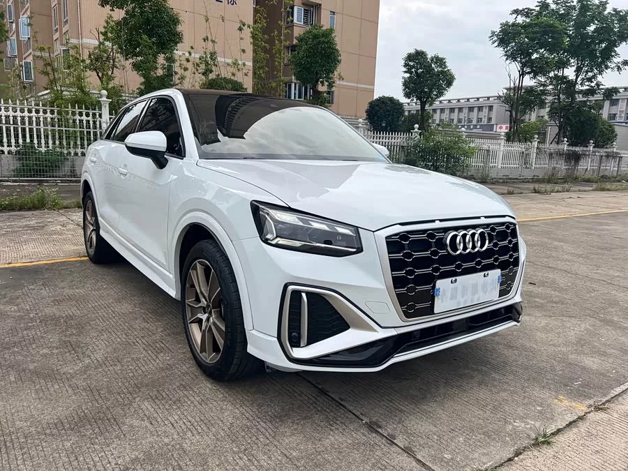 Audi Q2L
