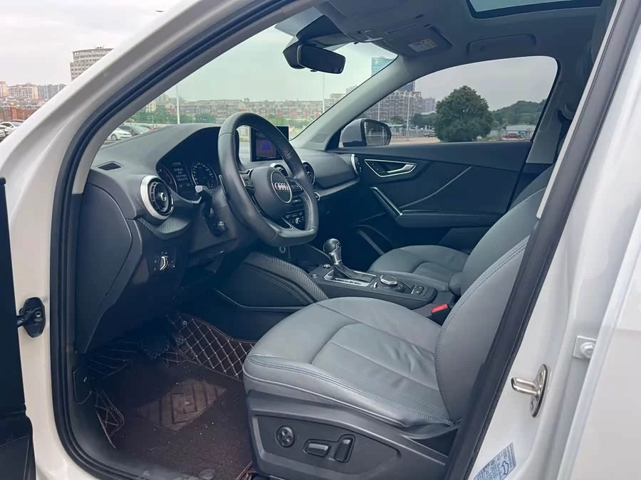 Audi Q2L