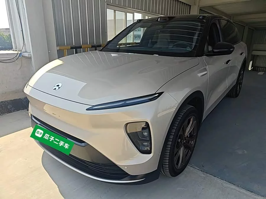 NIO ES8