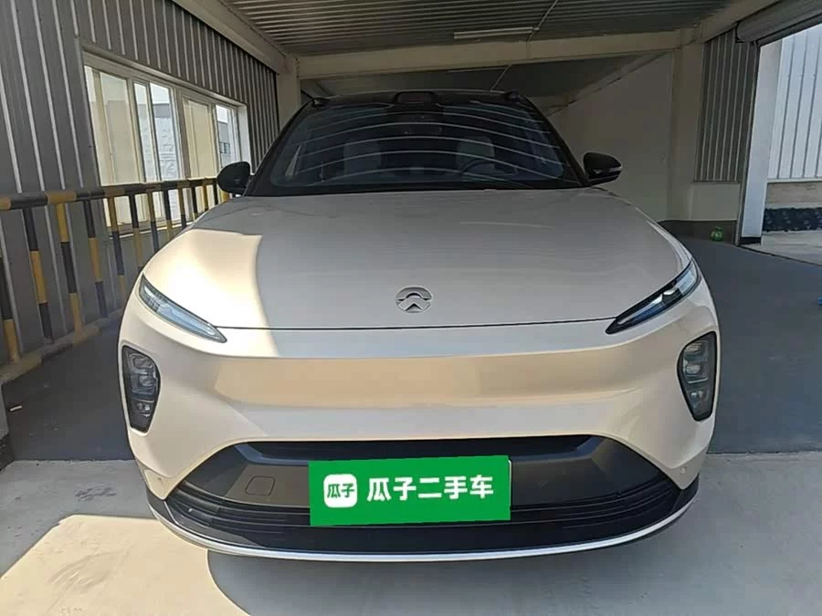 NIO ES8