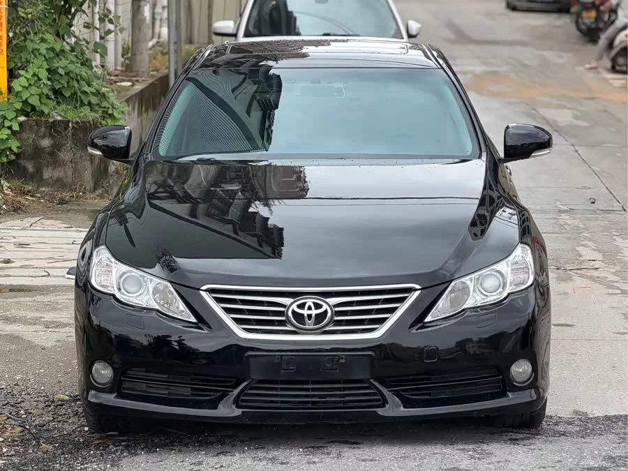 Toyota Reiz
