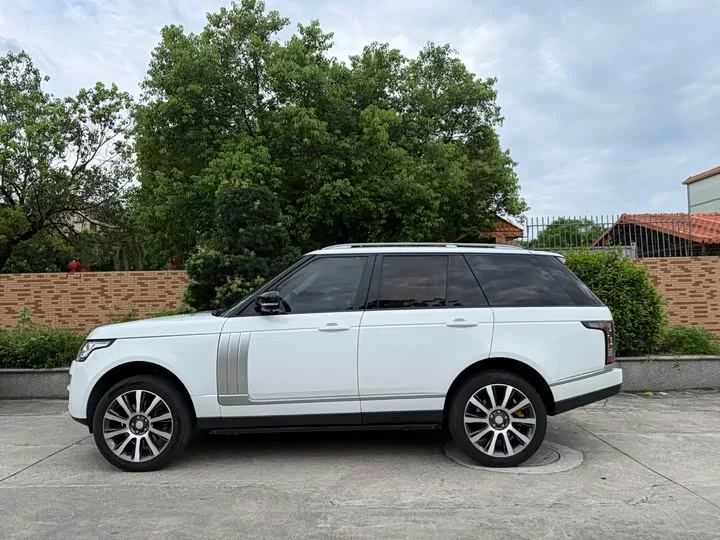 Land Rover range rover