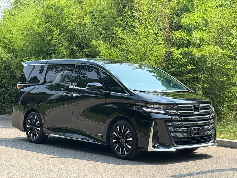 Toyota Crown Vellfire