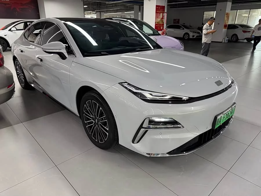 Geely Galaxy Star 8