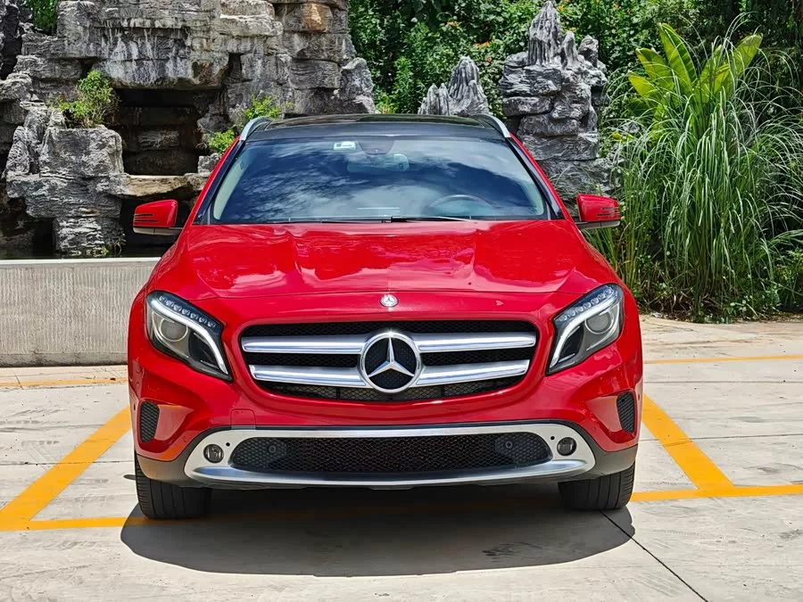 Mercedes Benz GLA