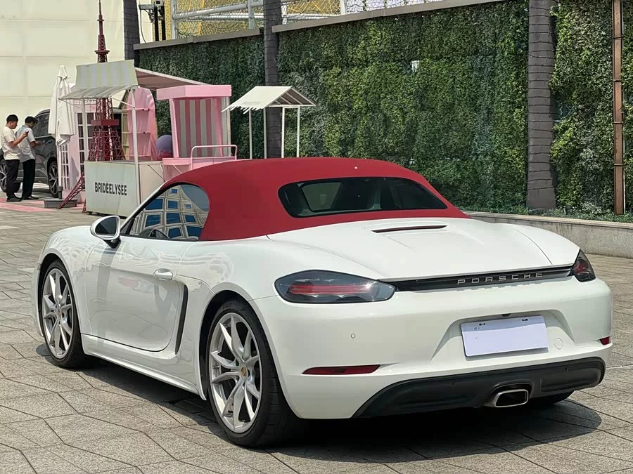 Porsche 718