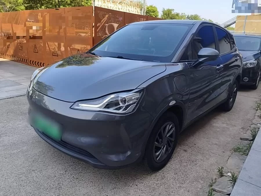 NETA Nezha V