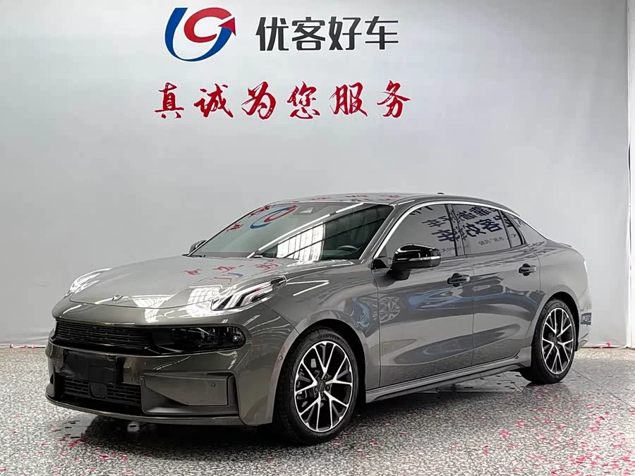 Lynk & Co 03