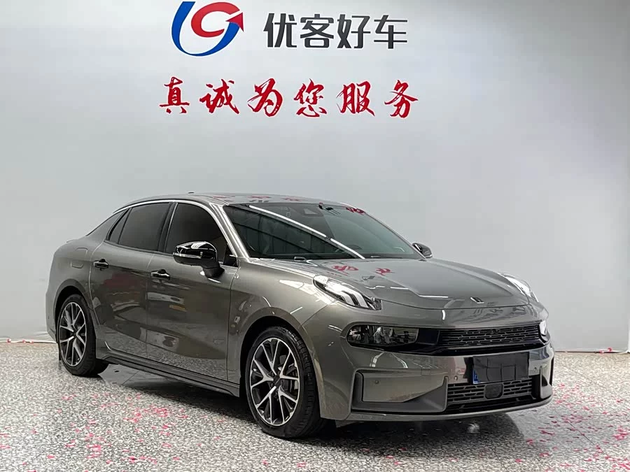 Lynk & Co 03