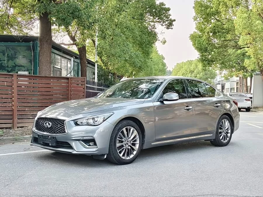 Infiniti Q50L