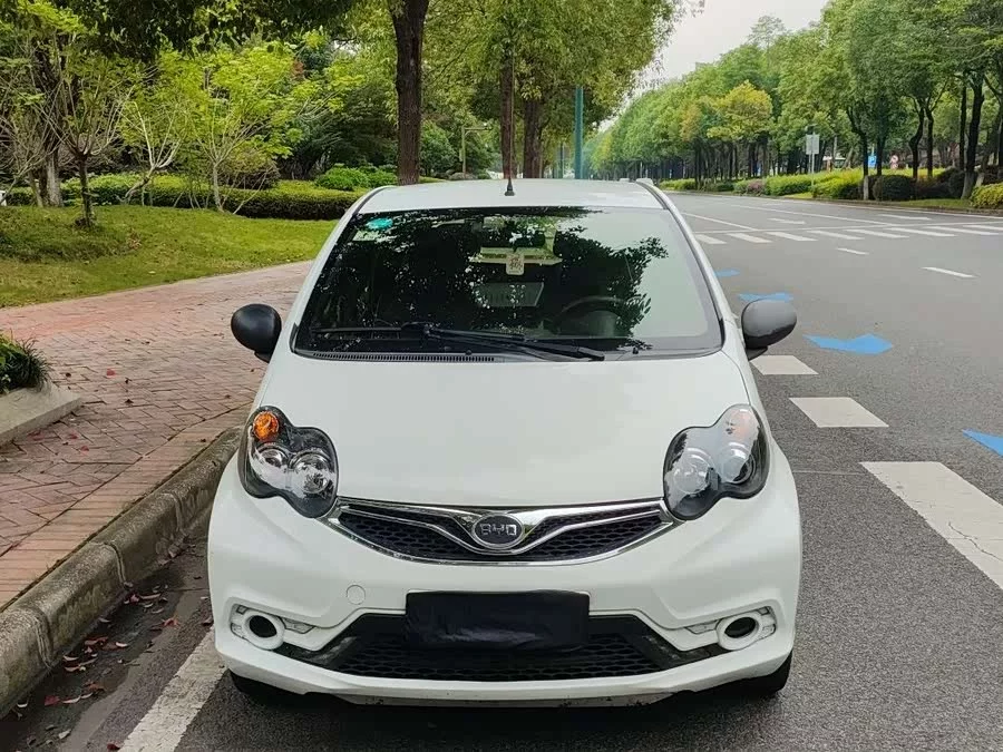 BYD F0