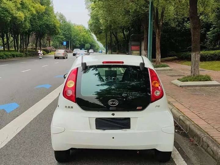 BYD F0