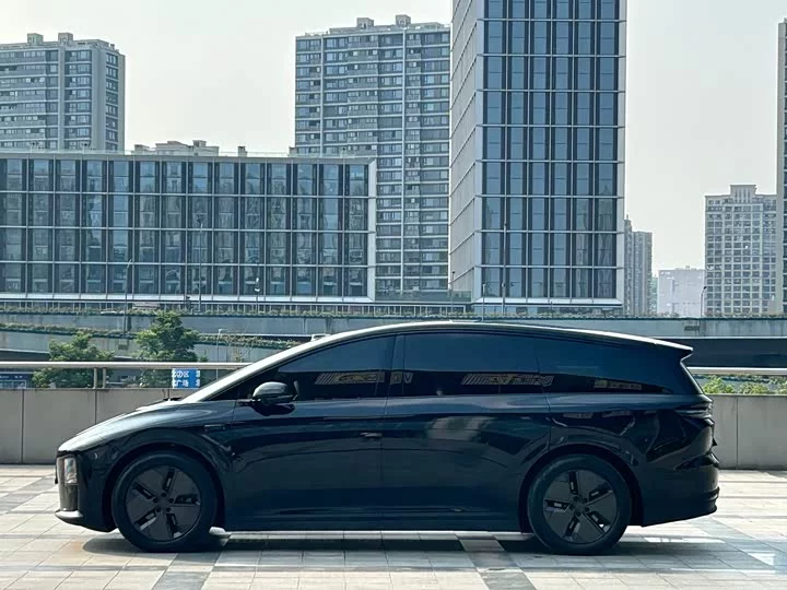 Li Ideal i8