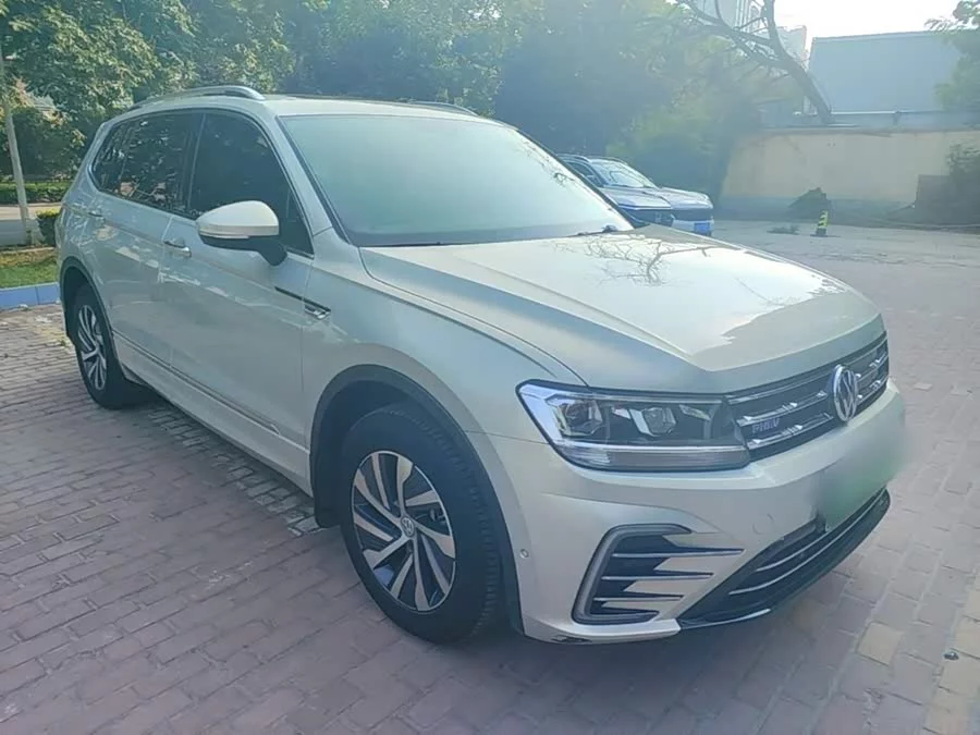 Volkswagen Tiguan L plug-in hybrid