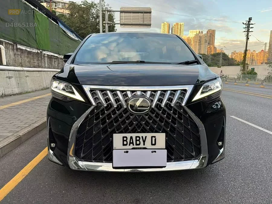 Lexus LM