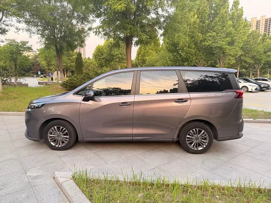 Maxus SAIC MAXUS EUNIQ 5