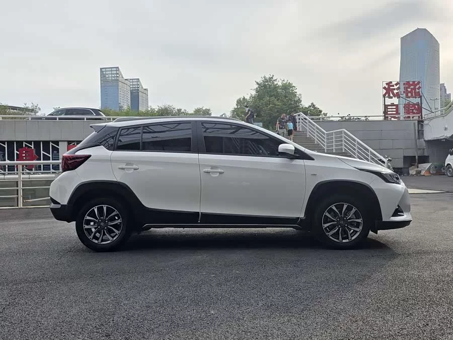 Toyota YARiS L