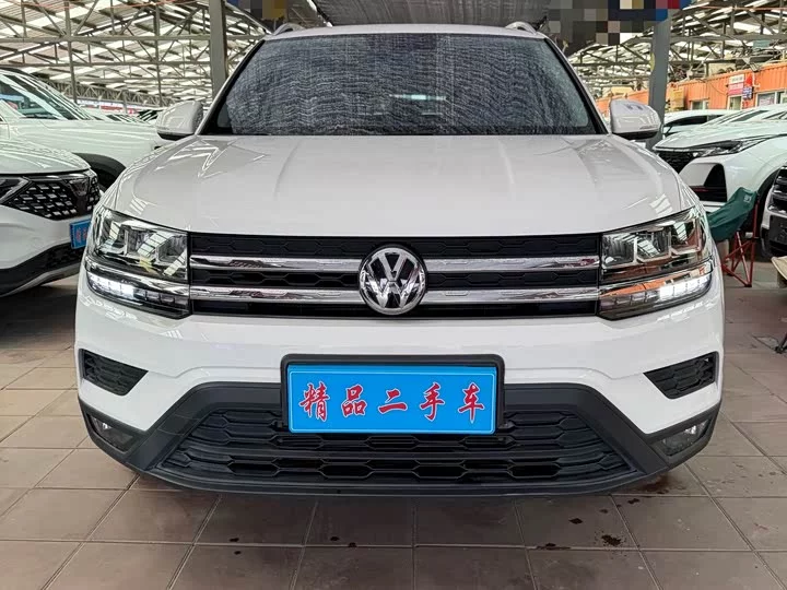 Volkswagen Tharu