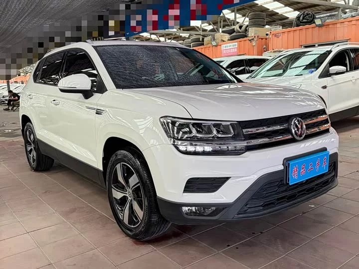 Volkswagen Tharu