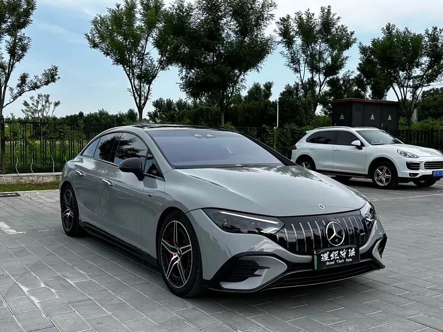 Mercedes Benz EQE AMG