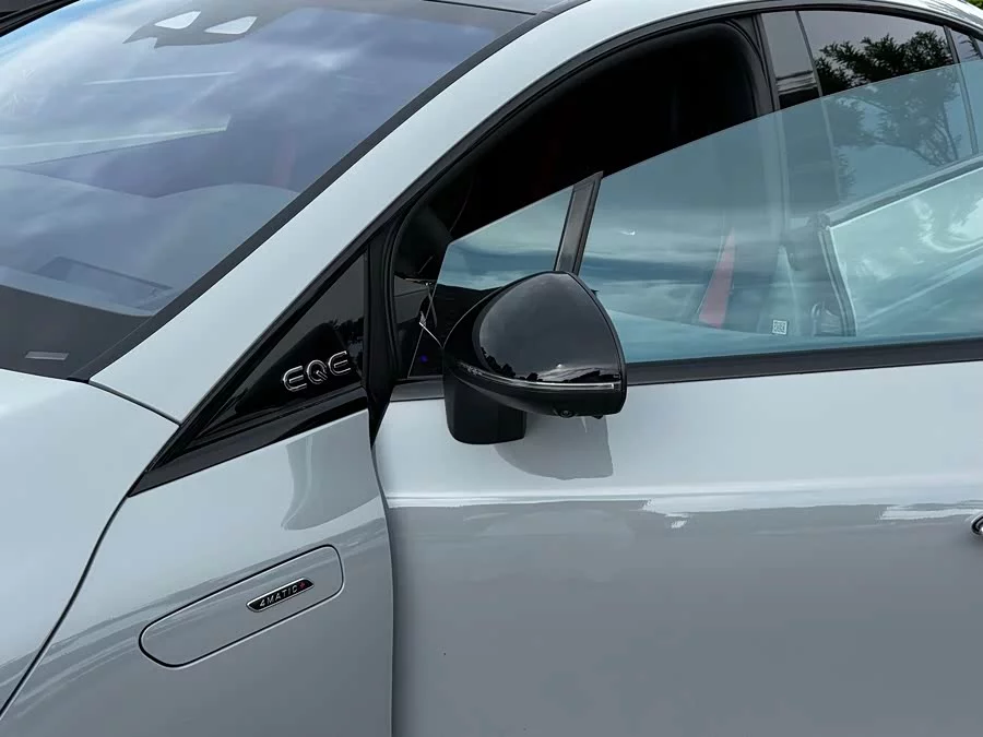 Mercedes Benz EQE AMG