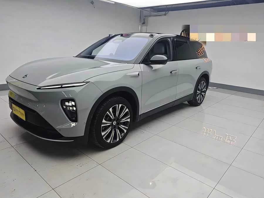 NIO ES8