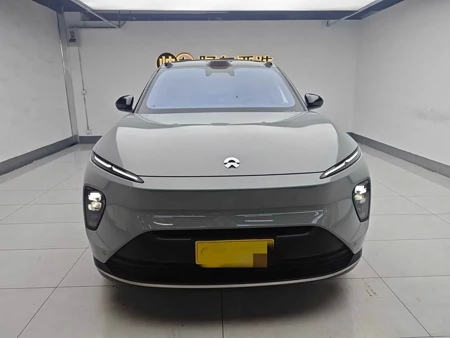 NIO ES8