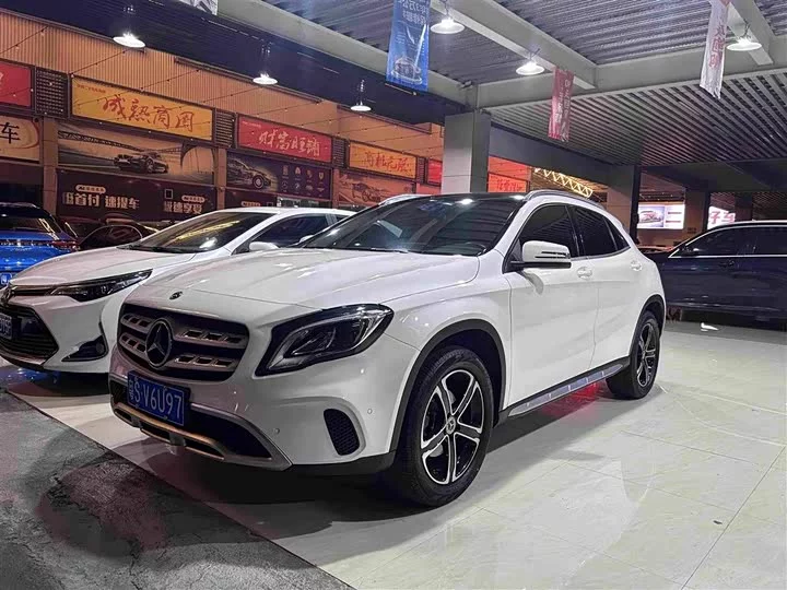 Mercedes-Benz GLA