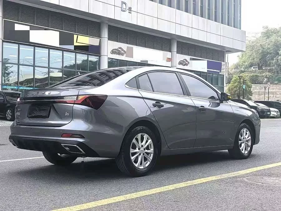 Roewe i5