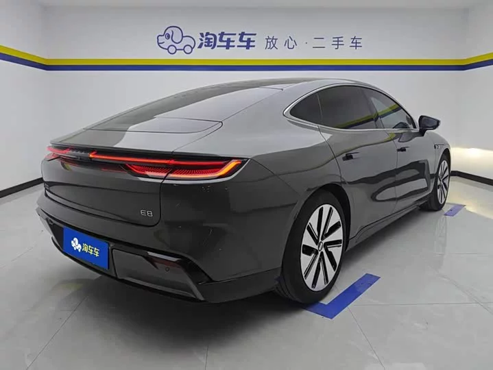 Geely Galaxy E8