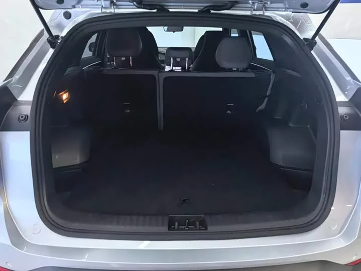 Geely Galaxy L7