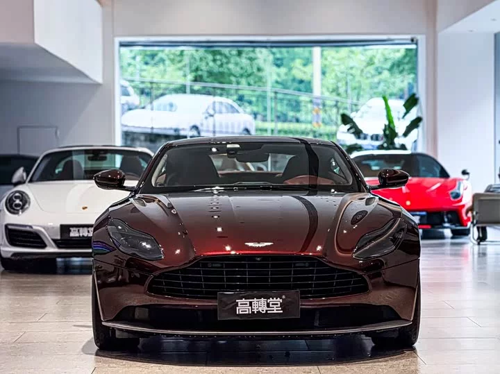 Aston Martin DB11