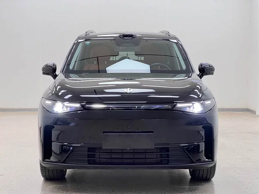 Leapmotor C16