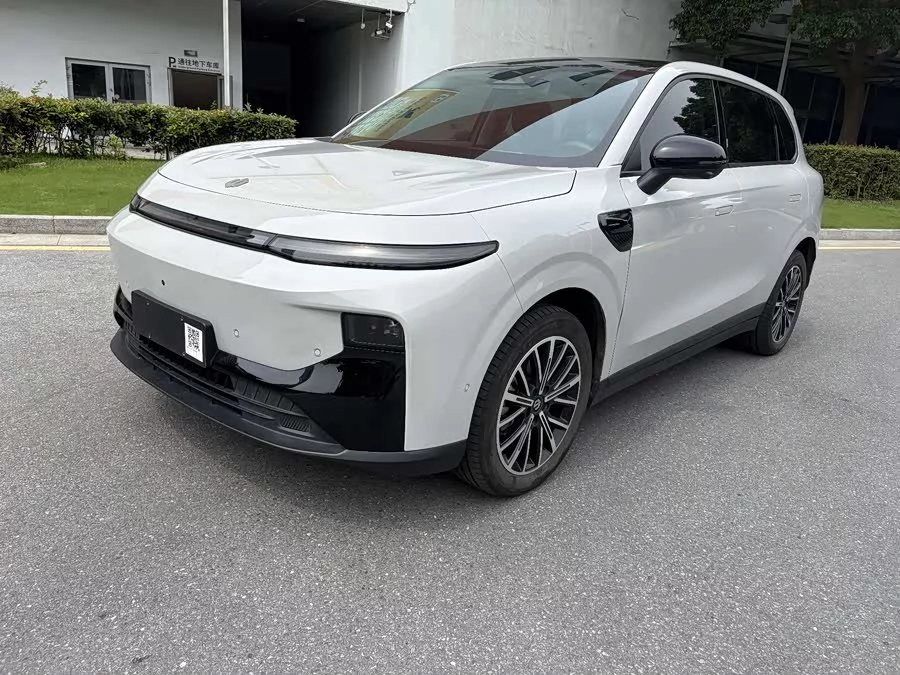Leapmotor B10