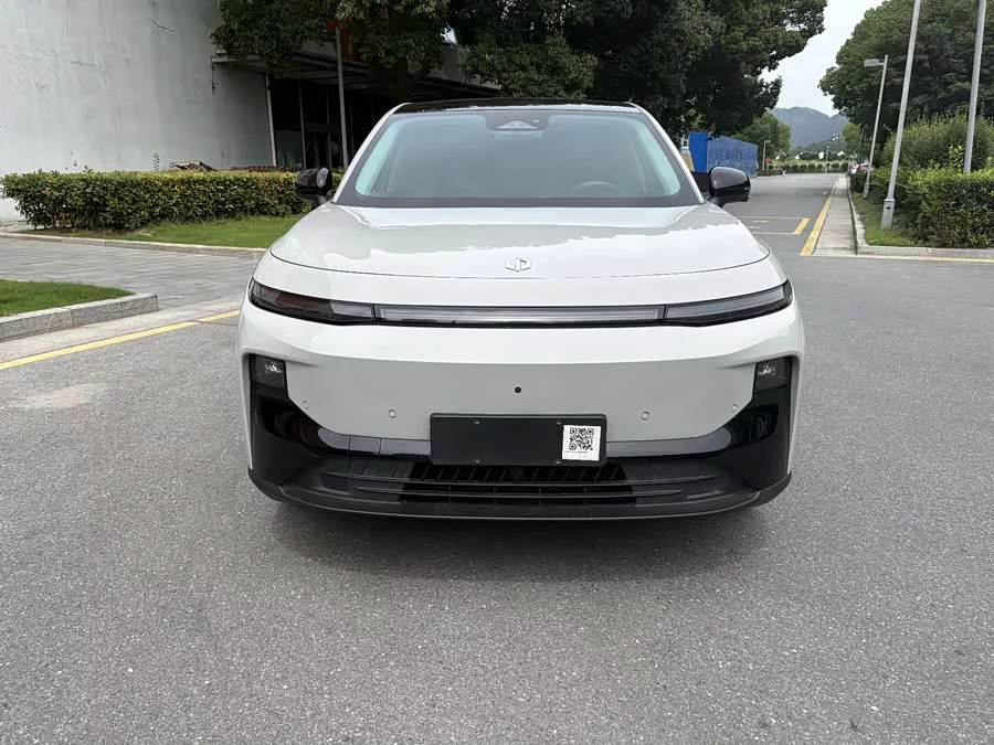 Leapmotor B10
