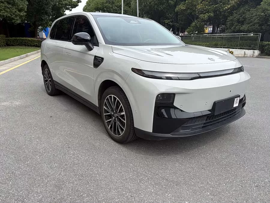 Leapmotor B10
