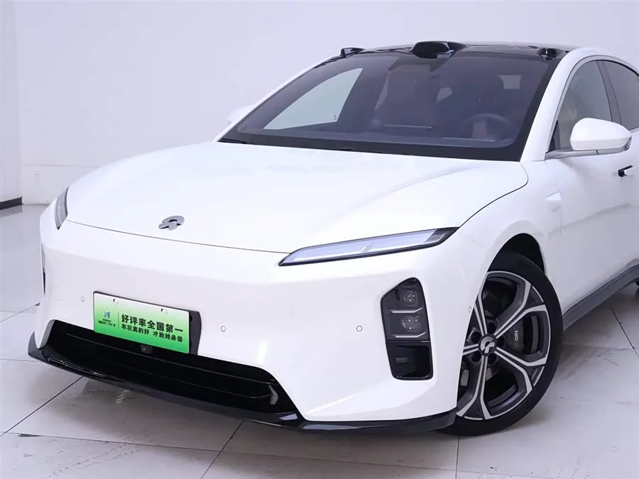 NIO ET5
