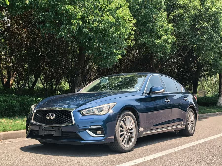 Infiniti Q50L