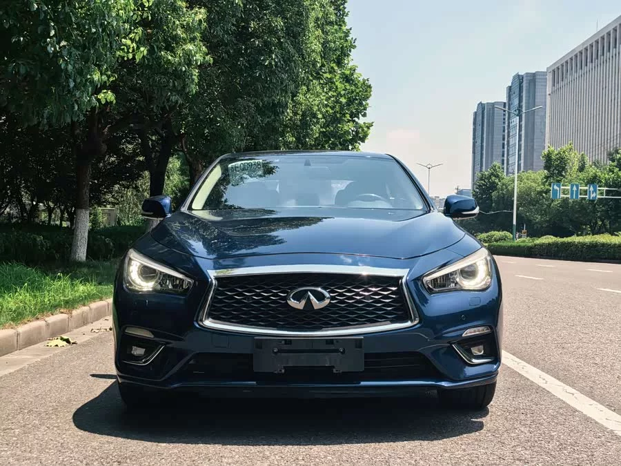 Infiniti Q50L