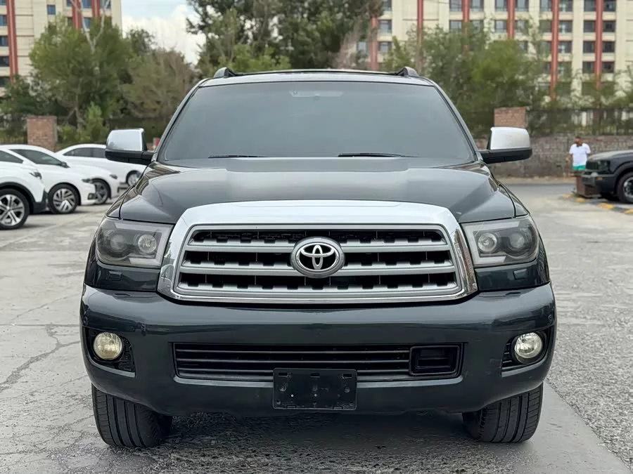 Toyota Sequoia