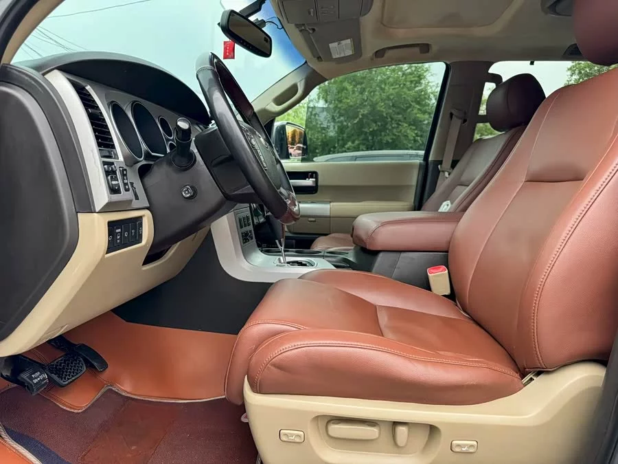 Toyota Sequoia