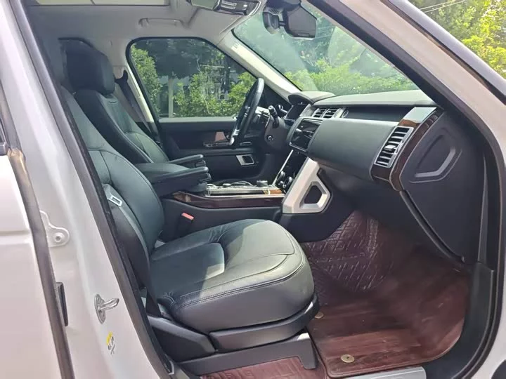 Land Rover range rover
