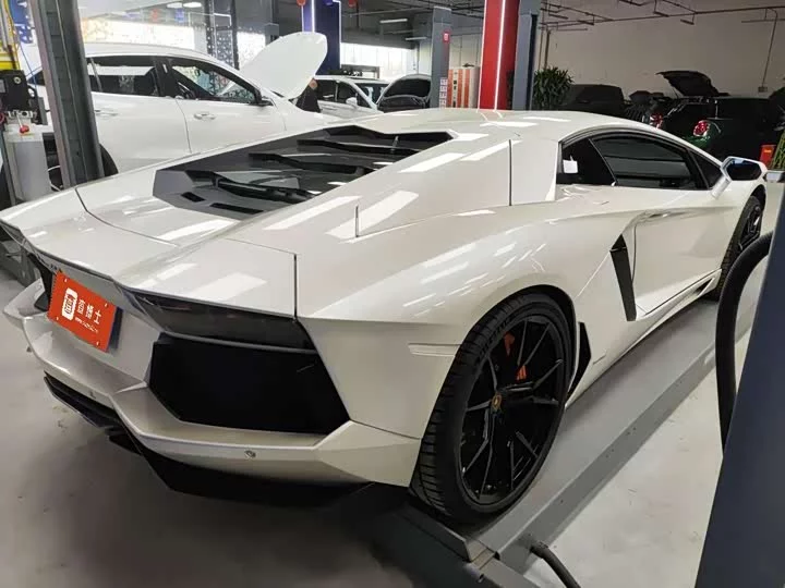 Lamborghini Aventador