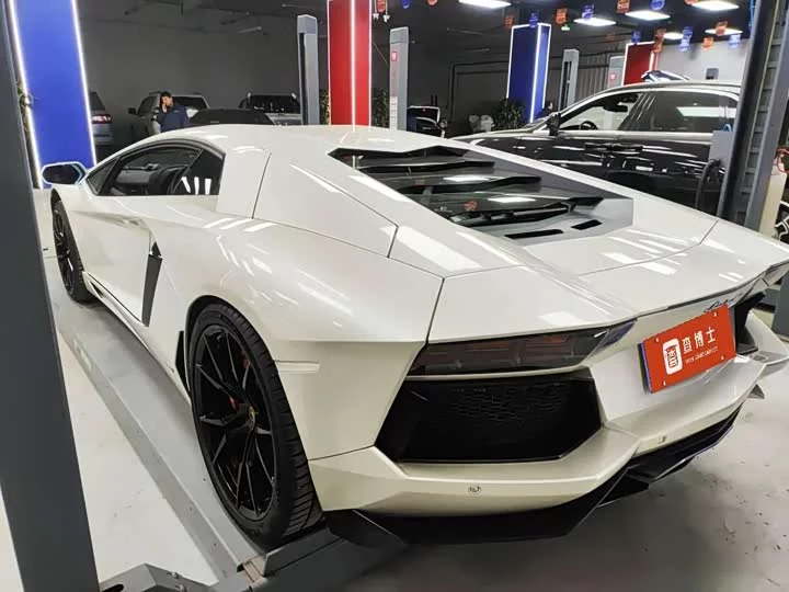 Lamborghini Aventador