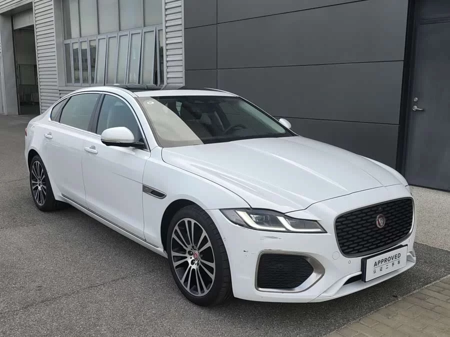 Jaguar XFL