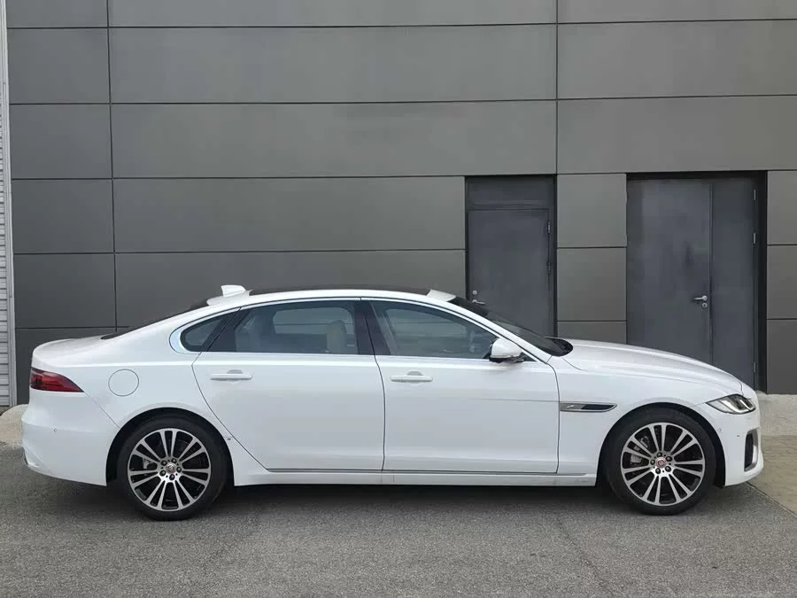 Jaguar XFL