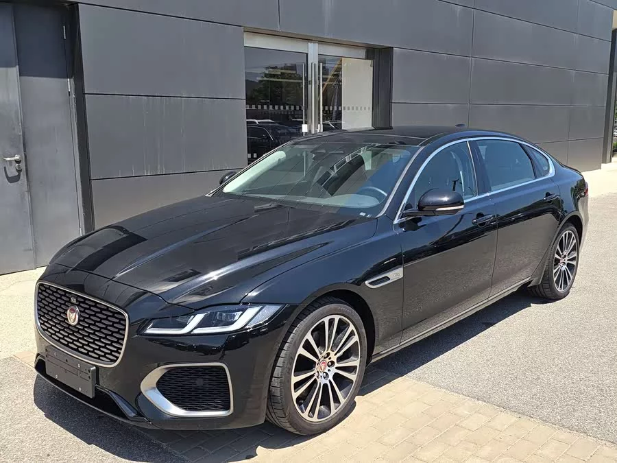 Jaguar XFL