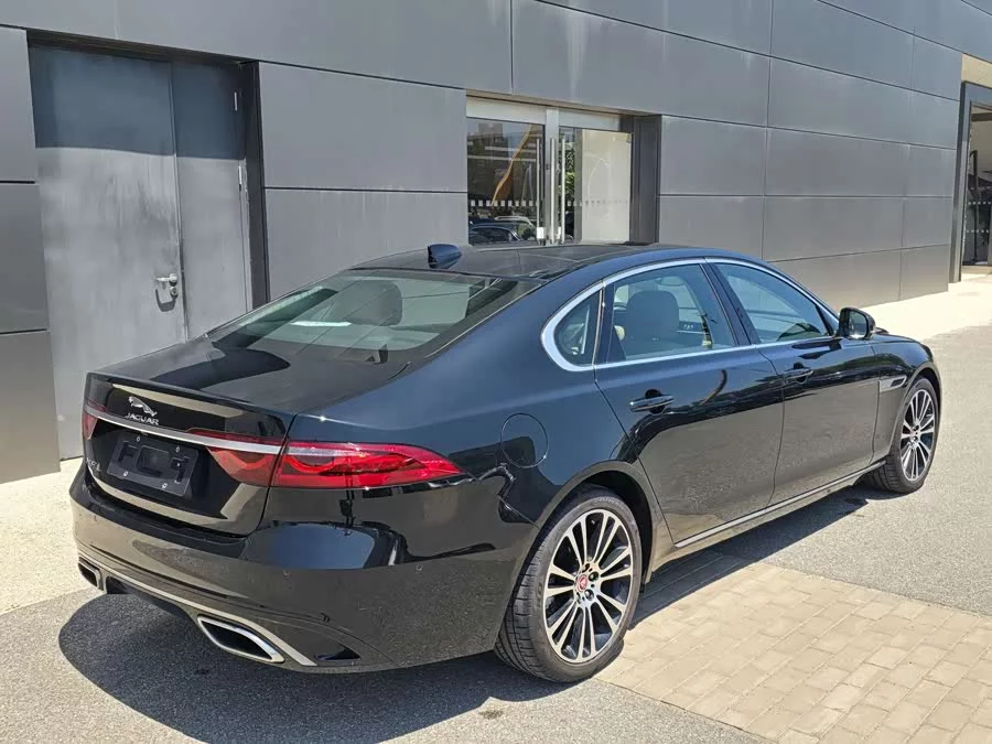 Jaguar XFL