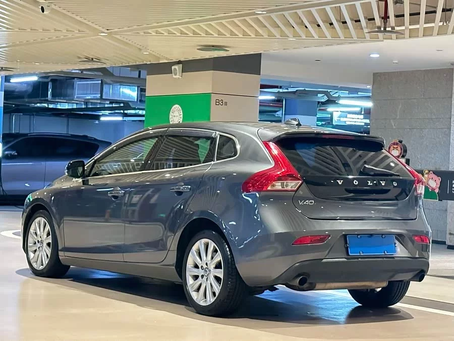 Volvo V40