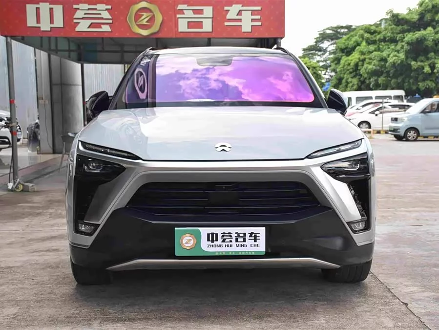 NIO ES8